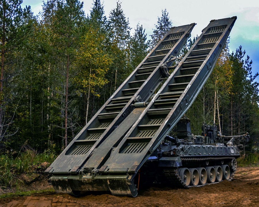 Titan British Armored Vehicle Launcher Bridge (AVLB) (B)
